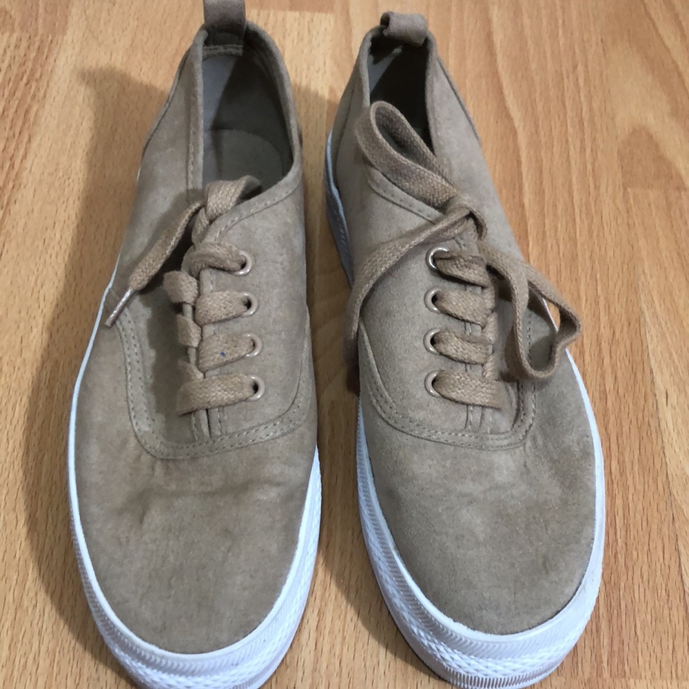 Soft suede low platform sneakers